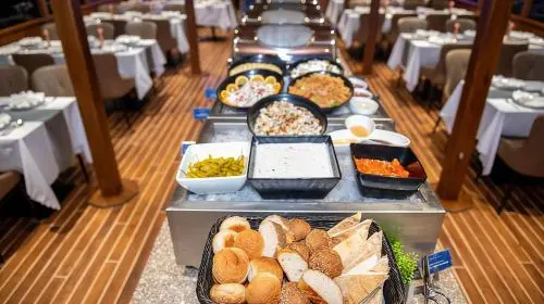 Dubai Marina: Luxury Dinner Cruise (Non Alcohol Package) - Upper Deck Day Tours in Dubai - Photo 2