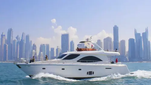 Dubai Luxury Shared Yacht Tour with Live BBQ Dinner / Breakfast Transport Passes in Dubai