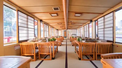 Tokyo Night Cruise on a Traditional Yakatabune Boat [Live Shamisen Performance + Sukiyaki Dinner + Beverage Vending Machine] Transport Passes in Tokyo - Photo 5