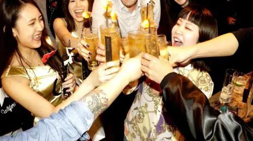 Ginza 300BAR 8-Chome Branch: 3 Drink Vouchers + Welcome Snack Ginza 300BAR 8-Chome Branch: 3 Drink Vouchers + Welcome Snack in Tokyo - Photo 2