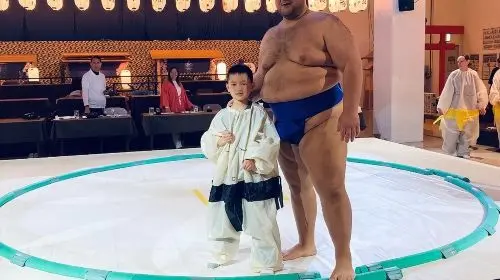 Up-Close Sumo Experience at Ochi Stable: Wear Kimono in Osaka Up-Close Sumo Experience at Ochi Stable: Wear Kimono in Osaka in Tokyo - Photo 5