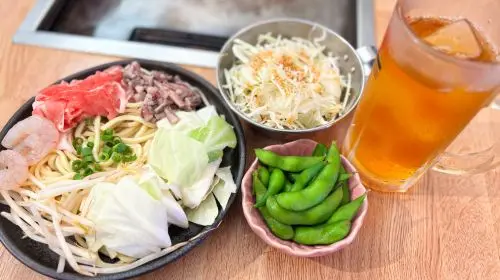 [Harasaku Tei] Harajuku teppanyaki experience package - choose from okonomiyaki, monjayaki, yakisoba, or fried rice noodles in Tokyo
