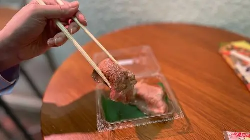 Tokyo: Enjoy a variety of classic Japanese delicacies at Tsukiji Market Day Tours in Tokyo - Photo 6