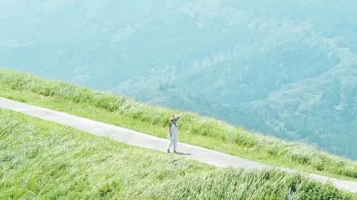 Small group for 9 people optional · 1-day tour to Mt. Omuro in Izu with panoramic views · Includes free scenic train ride + hotel pick-up service available Day Tours in Tokyo - Photo 3