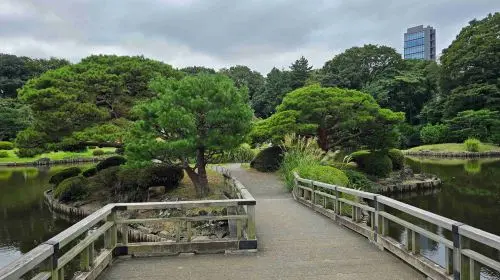 Shinjuku Gyoen National Garden Shinjuku Gyoen National Garden in Tokyo - Photo 3