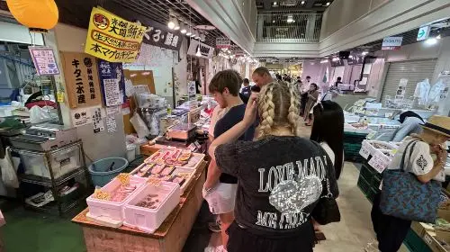 Tsukiji hongwanji main gate - Tsukiji outer market walking tour and sake guide tasting workshop experience in Tokyo