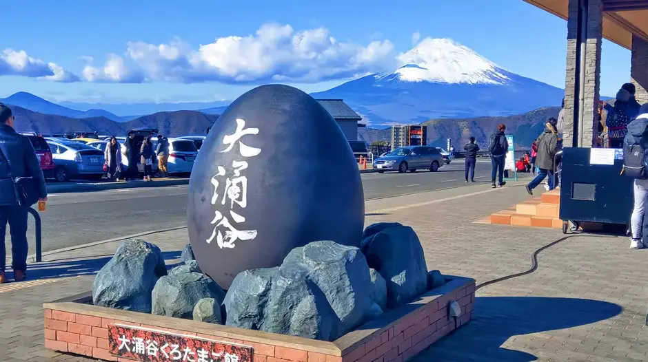 1-day tour to Mount Fuji and Hakone with visits to Lake Yamanaka, Lake Ashinoko, and Owakudani, including a complimentary ride on the Hakone Ropeway in Tokyo - Photo 3