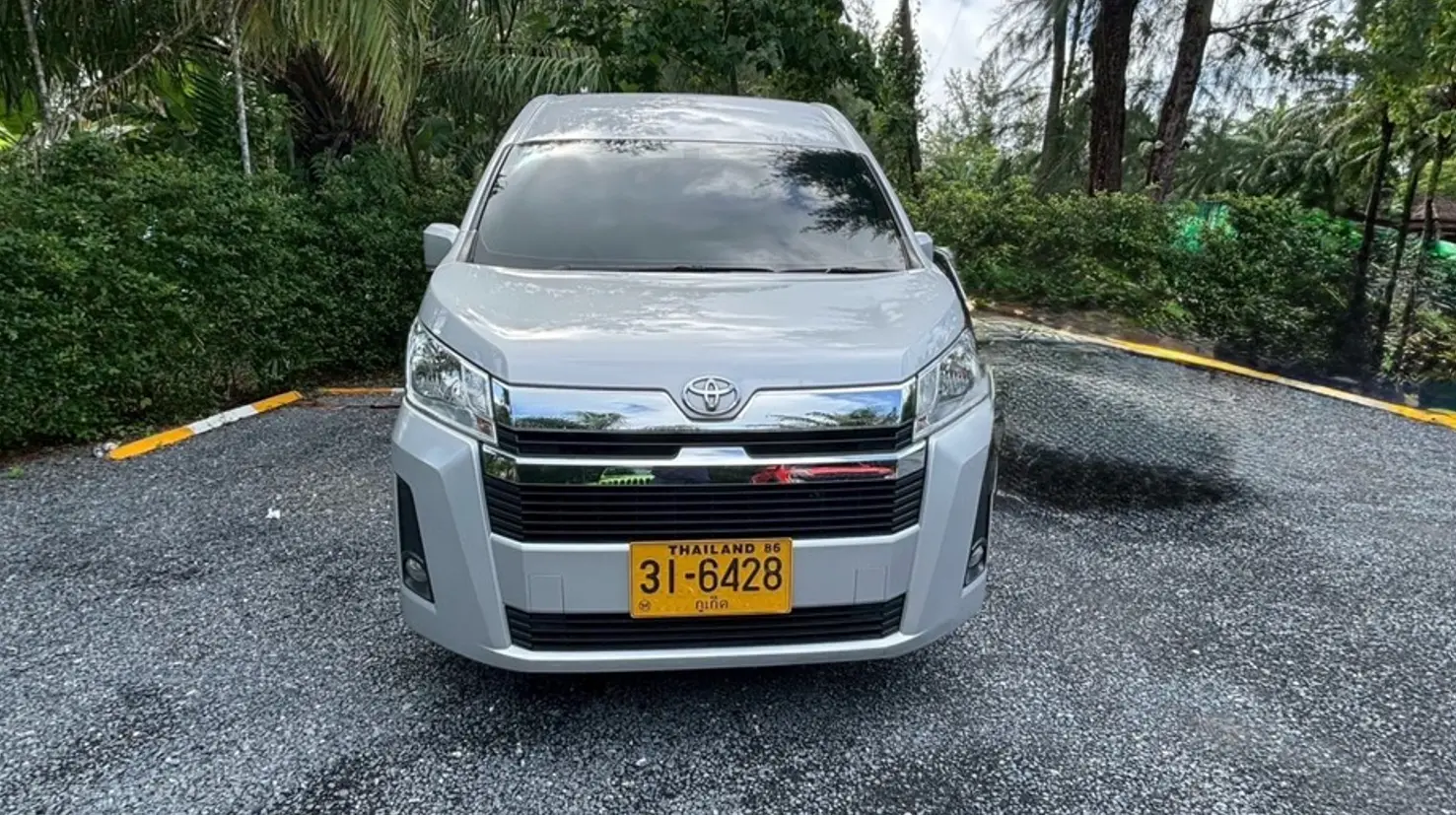 Private Car Rental with Driver in Phuket City Area in Phuket