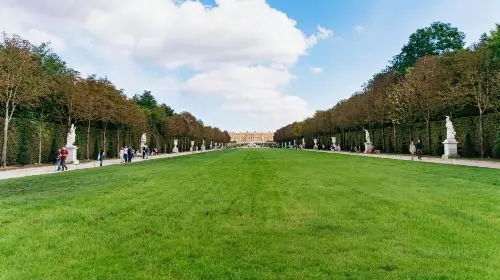 Self-guided tour of Palace of Versailles in Paris, France (Palace + Gardens + Queen's Hamlet + audio guide) Day Tours in Paris - Photo 6