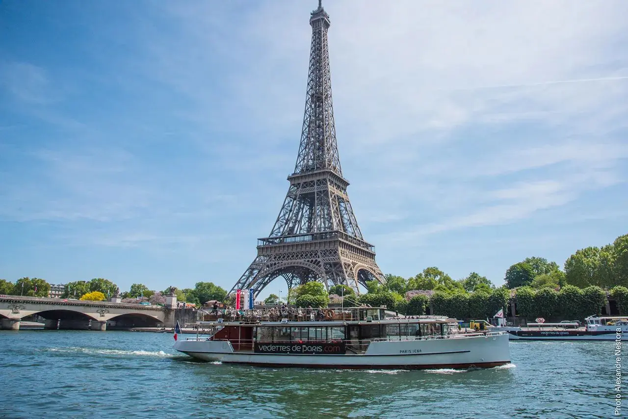 Paris City Tour Hop On-Hop Off with Seine Cruise in Paris - Photo 2