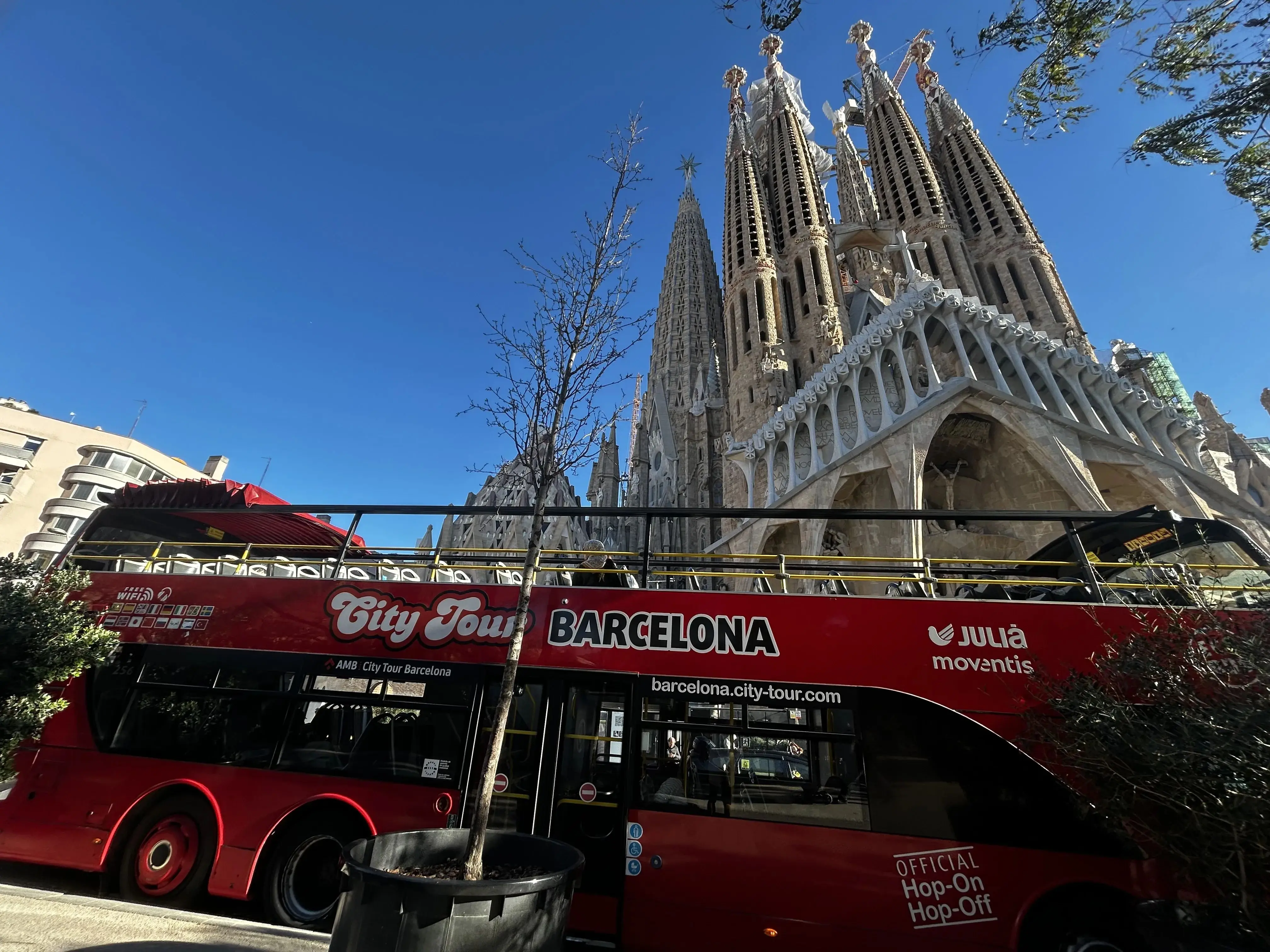 Barcelona City Tour Hop On-Hop Off Barcelona City Tour Hop On-Hop Off in Barcelona - Photo 2