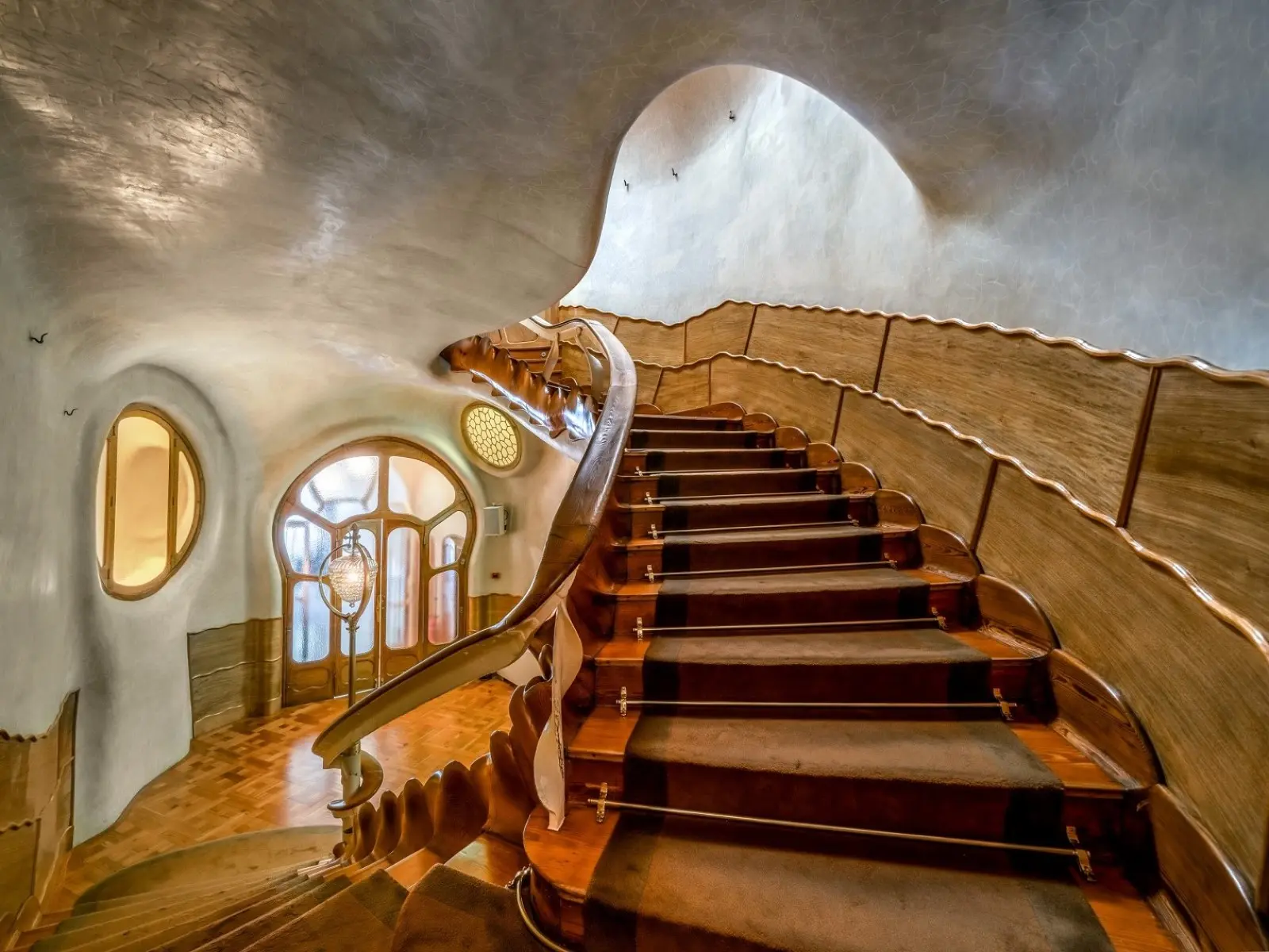 Entrance to Casa Batllo in Barcelona - Photo 3