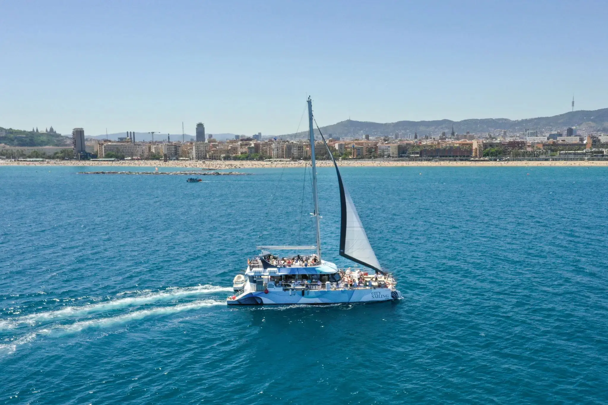 Chill Out Catamaran Experience in Barcelona Chill Out Catamaran Experience in Barcelona - Photo 5