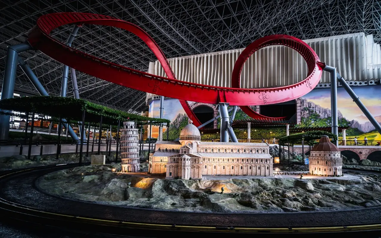 Ferrari World Abu Dhabi Theme Park Ticket Ferrari World Abu Dhabi Theme Park Ticket in Abu Dhabi - Photo 6