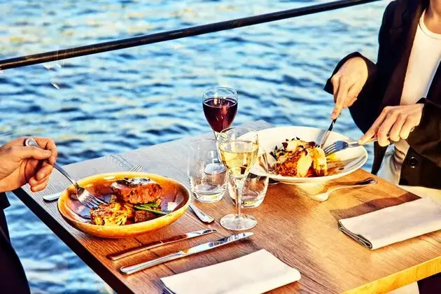 Dinner Cruise on the Seine in Paris - Photo 4