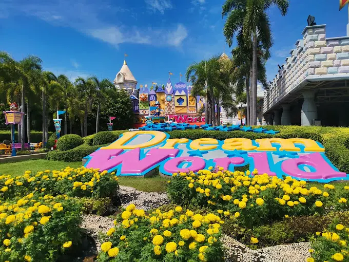 Dream World Bangkok with Round Trip Share Transfer in Bangkok