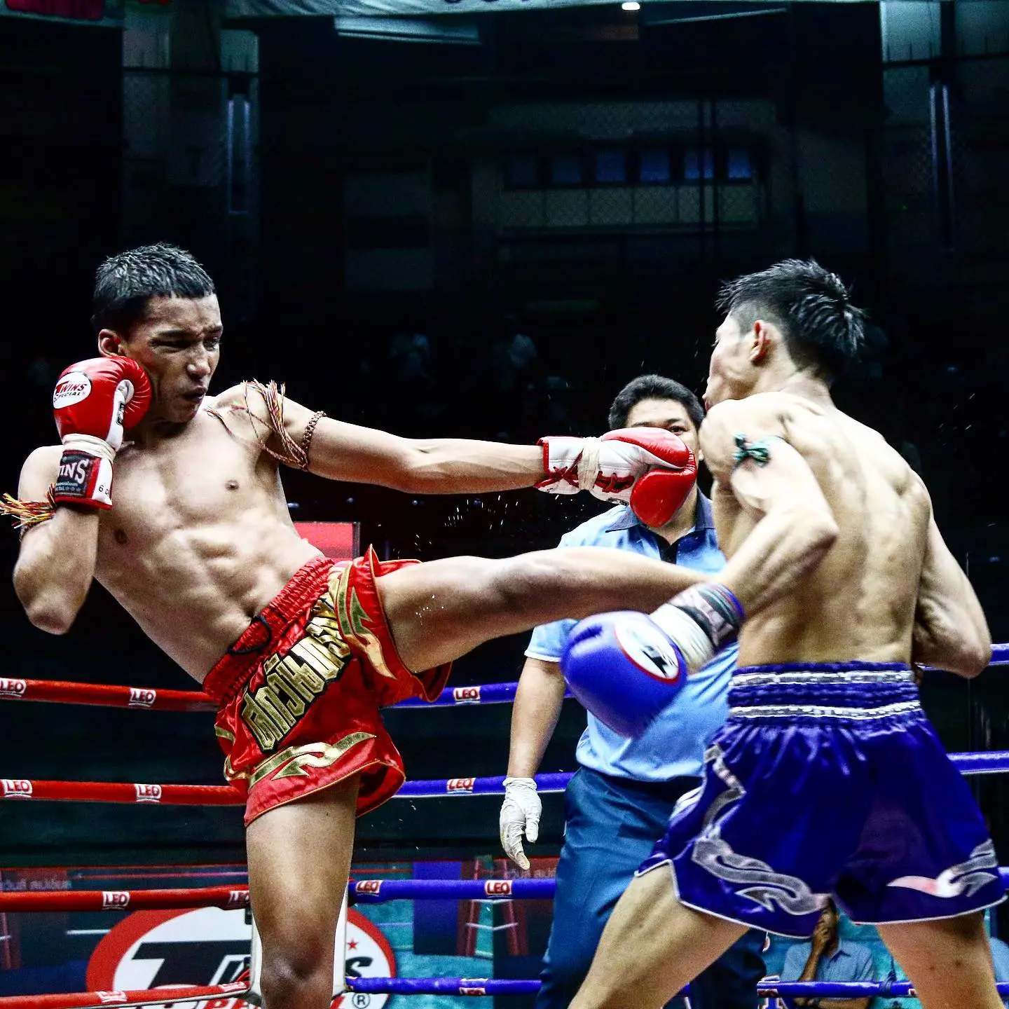 MuayThai Match at Rajadamnern Boxing Stadium MuayThai Match at Rajadamnern Boxing Stadium in Bangkok - Photo 3