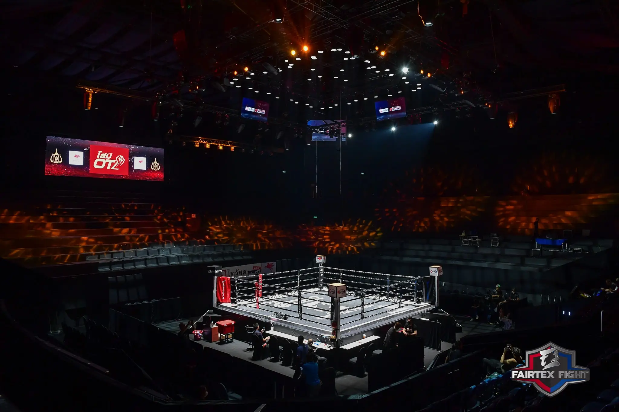 MuayThai Match at Lumpinee Boxing Stadium in Bangkok - Photo 5