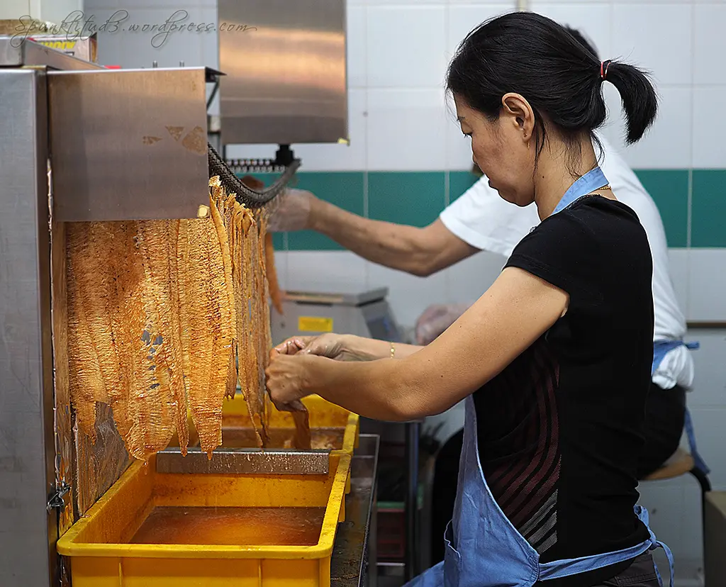 Singapore Food Tours – Chinatown Complex Hawker Center in Singapore