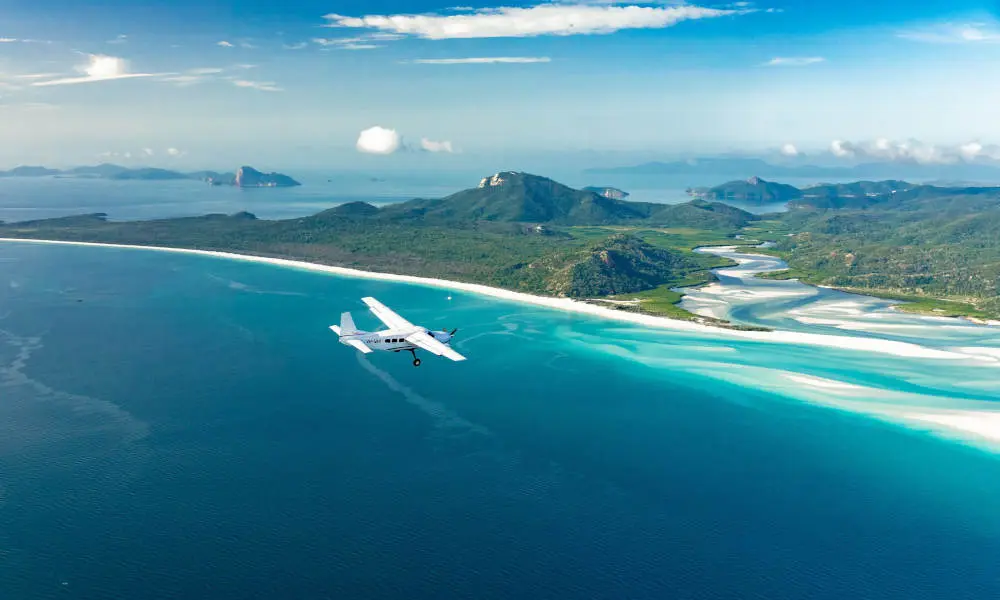 Whitsundays and Great Barrier Reef 60 Minute Scenic Flight in Sydney