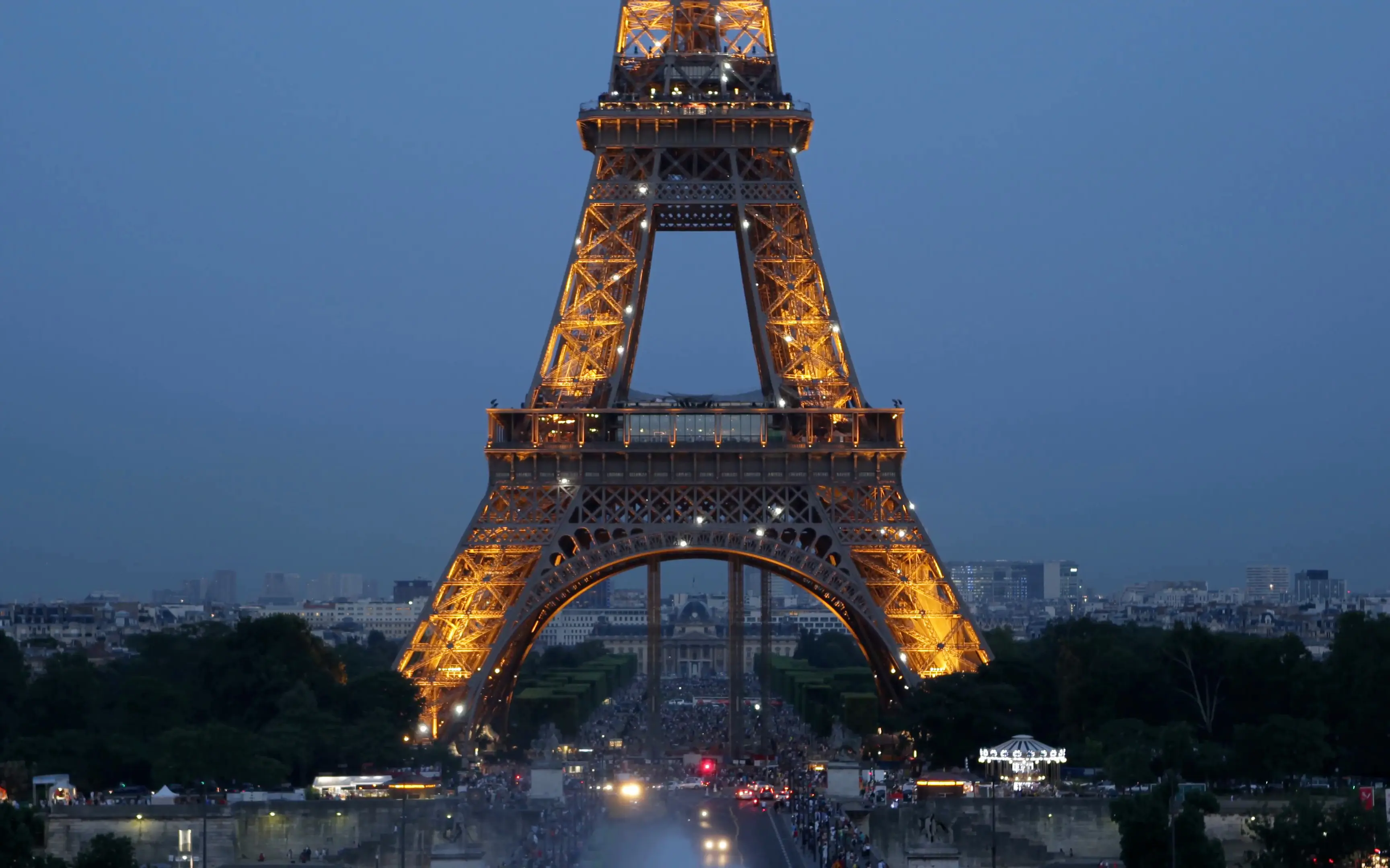 Hop-On Hop-Off Bus Pass and Night Tour in Paris