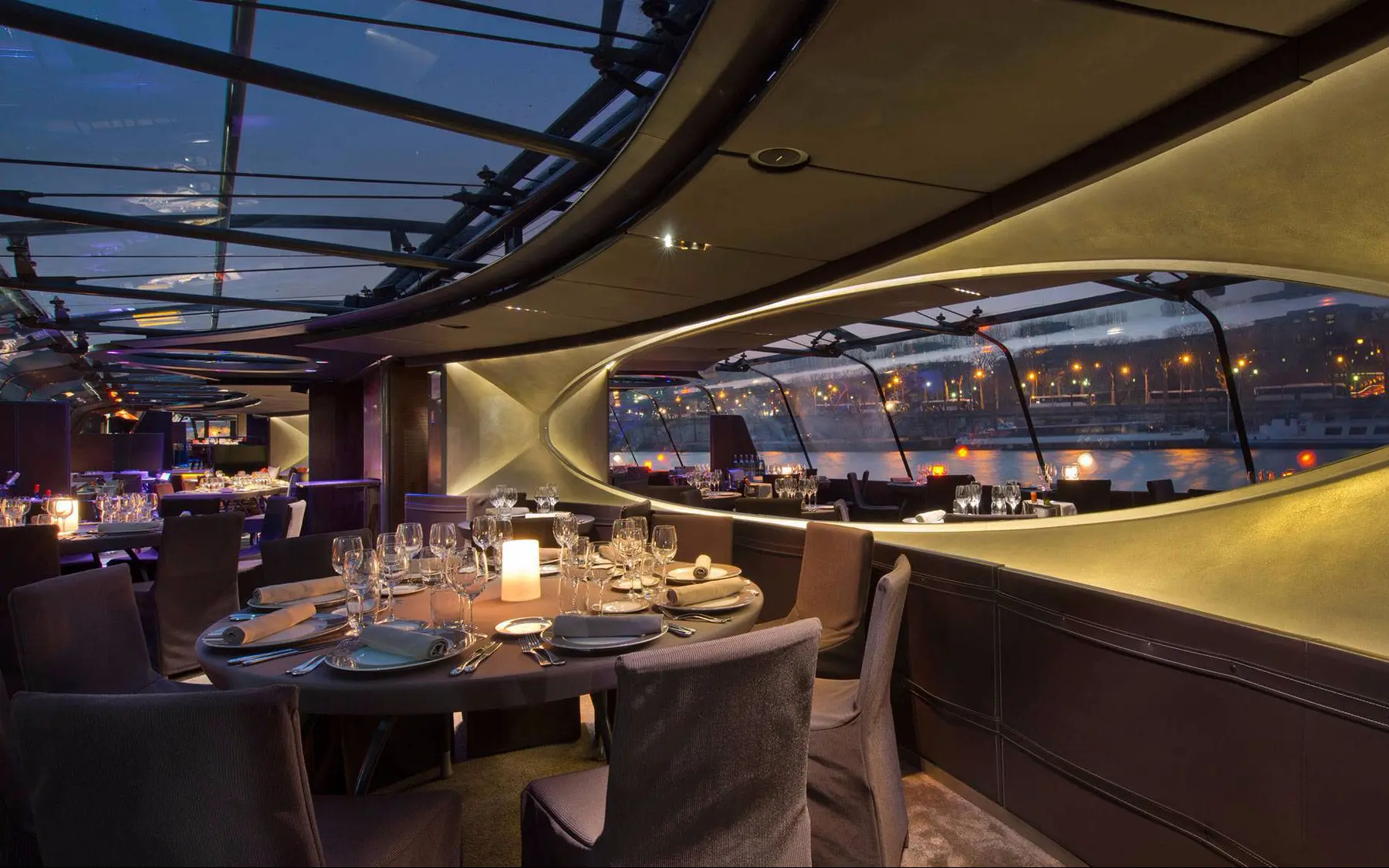 Bateaux Parisiens Early Evening Dinner Cruise in Paris