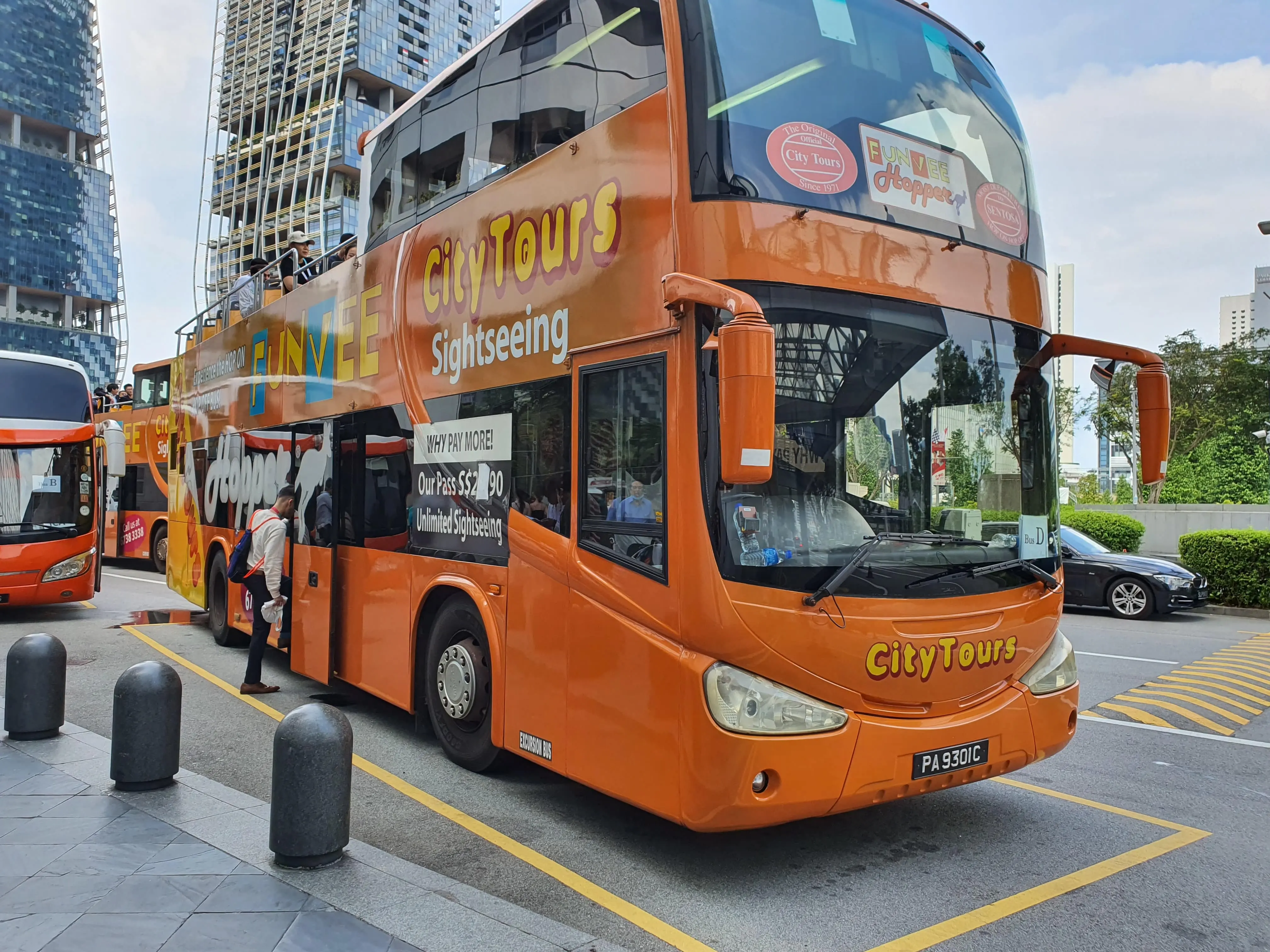 FunVee Open-top Bus Tour with Breakfast (Toast Box) FunVee Open-top Bus Tour with Breakfast (Toast Box) in Singapore - Photo 6