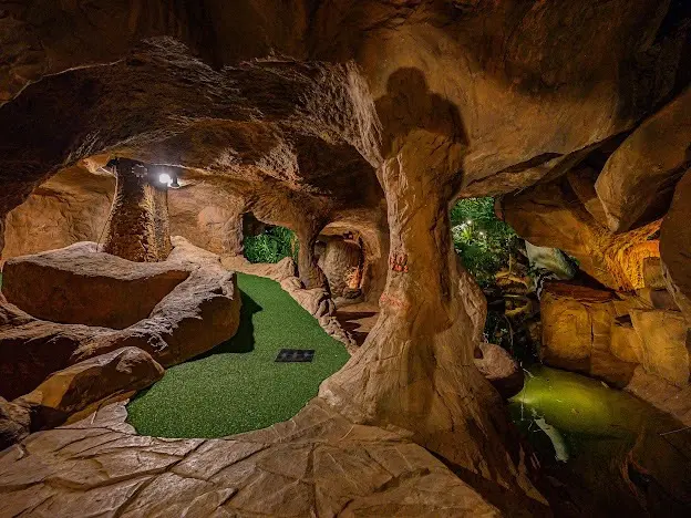 Dino Park Phuket Mini Golf in Phuket - Photo 17