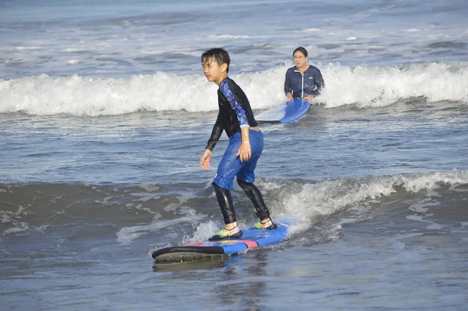 Beginner Private Surf Lessons (1 Student and 1 Instructor) in Bali