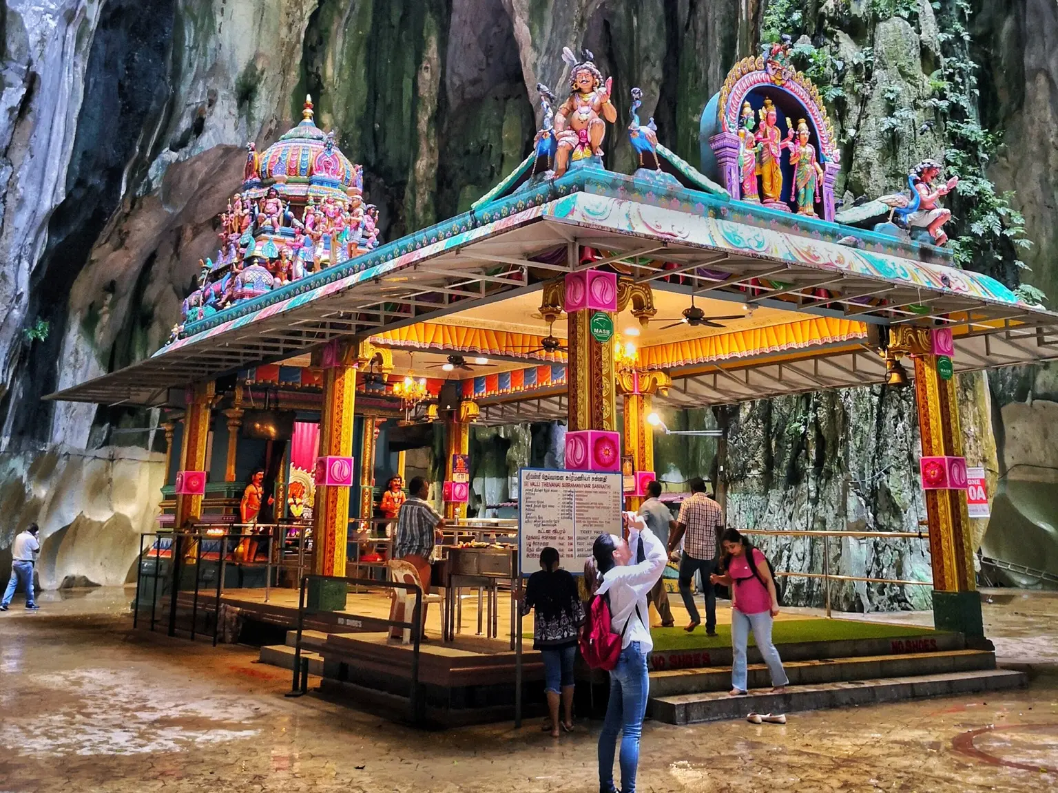 Genting Highlands & Batu Cave Tour (Guided Tour) Genting Highlands & Batu Cave Tour (Guided Tour) in Genting Highlands - Photo 2