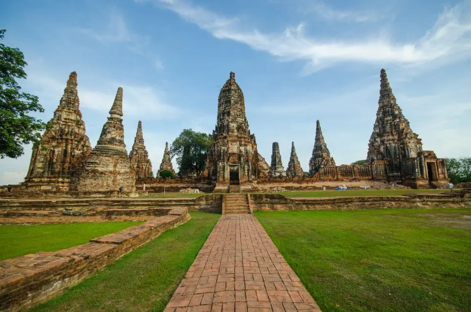 From Bangkok: Maeklong Railway Market , Floating Market and Ayutthaya Tour  with English Guide in Bangkok - Photo 3