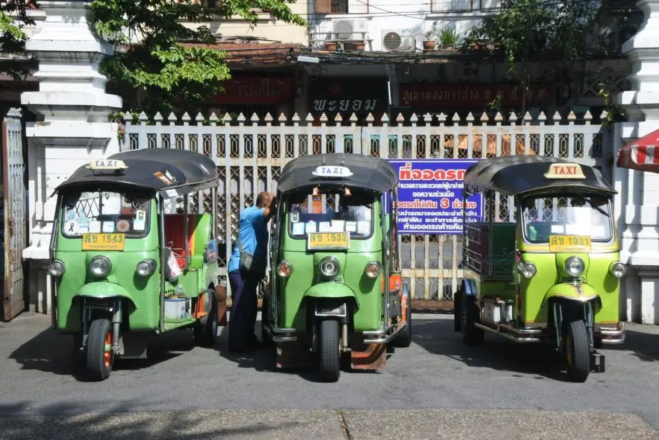 Bangkok: Michelin Guide Street Food Tour by Tuk Tuk with English Guide in Bangkok - Photo 2