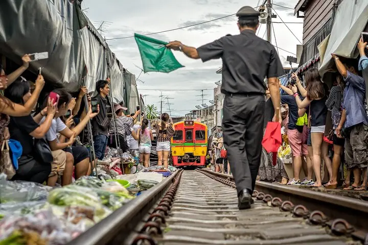 Classic Bangkok tour - Railway Train market & Damnoen Saduak Floating market Classic Bangkok tour - Railway Train market & Damnoen Saduak Floating market in Bangkok - Photo 4