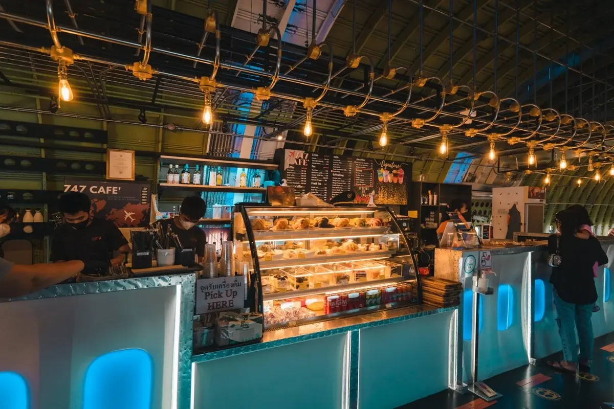 Bangkok-Bang Saen Japanese Cafe Instagram Day Tour: Instagramable Cafes, Bang Saen Beach & Fish Market in Bangkok