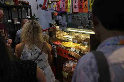 Kuala Lumpur: Urban Charm Evening Food Tour with with 6 Delicious Bites in Kuala Lumpur - Photo 2