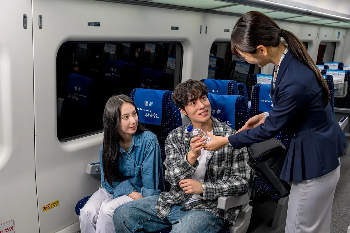 AREX Incheon Airport-Seoul Express Train Ticket in Seoul - Photo 12