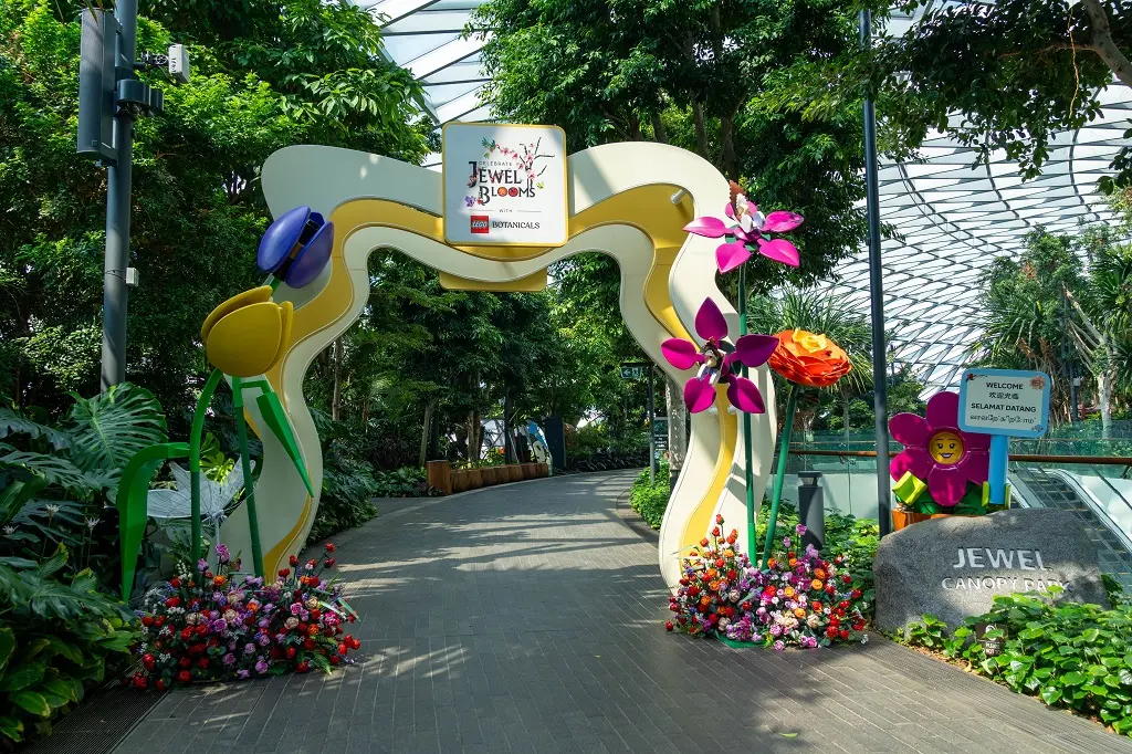 Jewel Changi Airport in Singapore - Photo 2