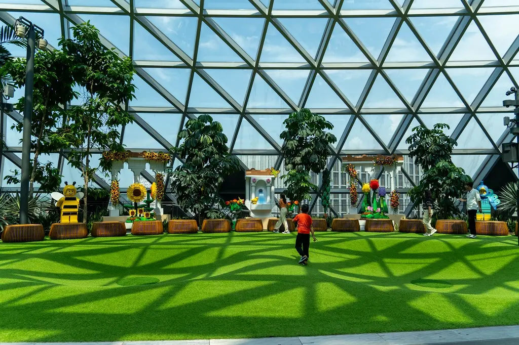 Jewel Changi Airport in Singapore - Photo 6
