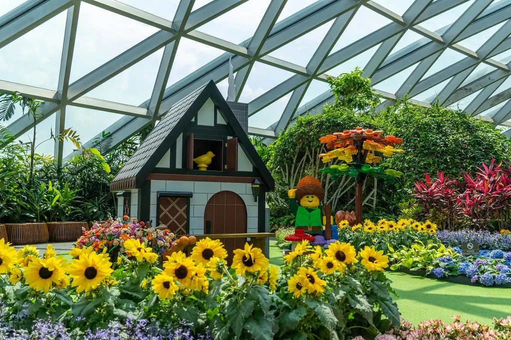 Jewel Changi Airport in Singapore - Photo 8