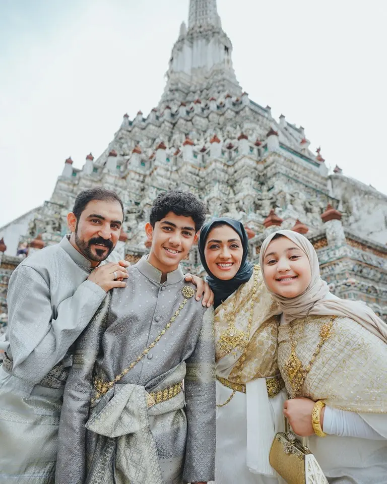 Thai Glam Studio, Thai Costume Rental at Wat Arun in Bangkok - Photo 3