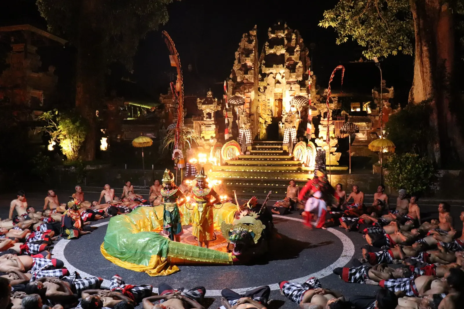 Ubud Kecak Tradition Dance Ubud Kecak Tradition Dance in Bali - Photo 7