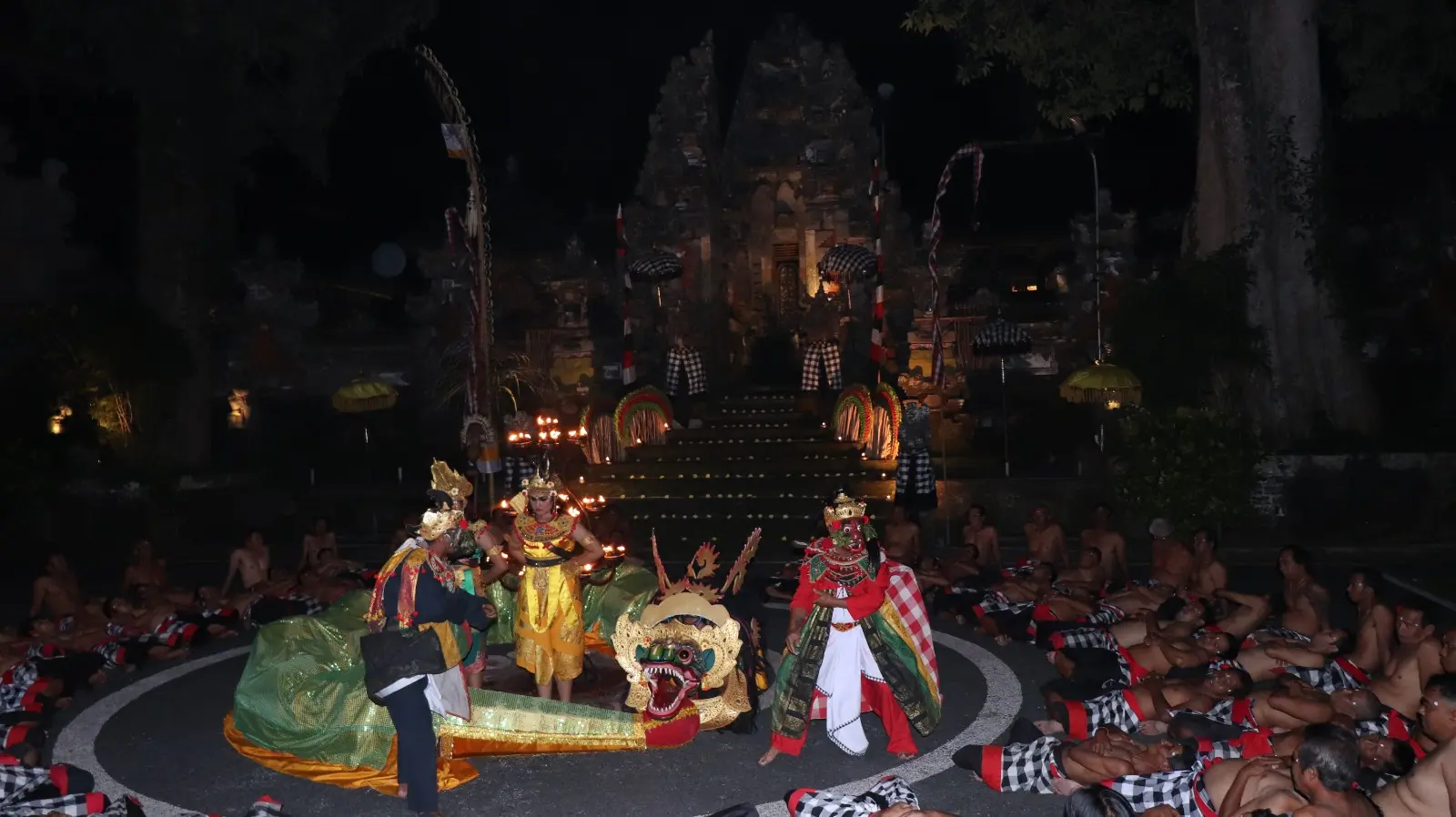 Ubud Kecak Tradition Dance Ubud Kecak Tradition Dance in Bali - Photo 8