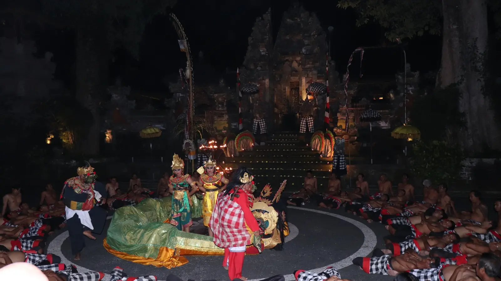 Ubud Kecak Tradition Dance Ubud Kecak Tradition Dance in Bali - Photo 10