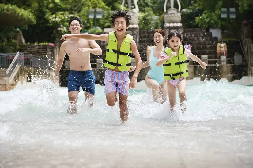 Adventure Cove Waterpark™ in Singapore - Photo 10