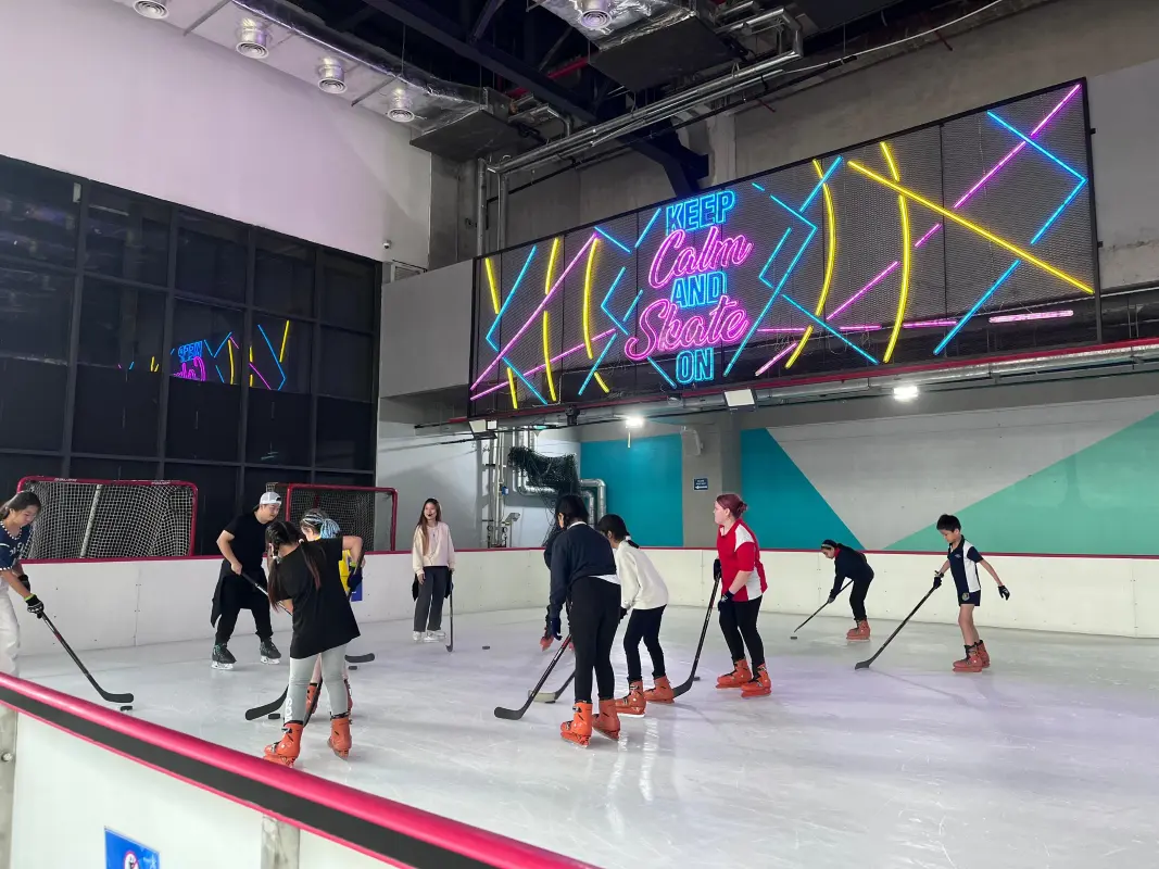 Blue Ice Skating Rink @ Sunway 163 Mall in Kuala Lumpur - Photo 2