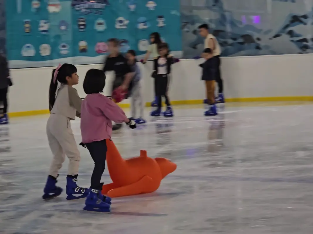 Blue Ice Snow Park @ Pavilion Bukit Jalil Blue Ice Snow Park @ Pavilion Bukit Jalil in Kuala Lumpur - Photo 12