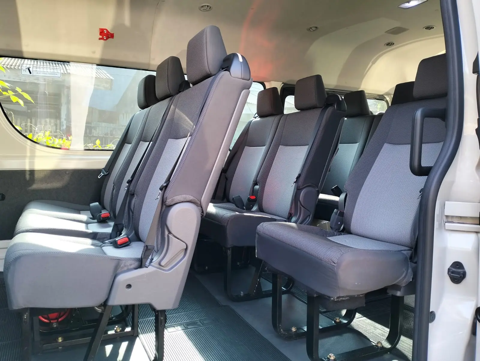 [TICKET] TRANSPORT HIACE COMMUTER 14 SEATER JAKARTA-CILETUH  ONEDAY  16 HOURS USE in Jakarta - Photo 2