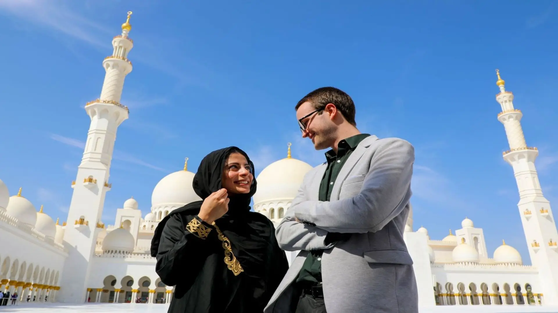Abu Dhabi Sheikh Zayed Mosque Half-Day Trip from Dubai - Shared English Tour in Abu Dhabi - Photo 5