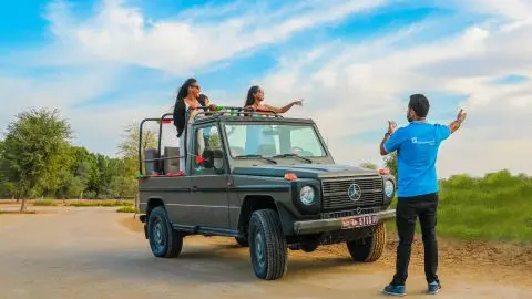 Evening Heritage Safari by Vintage G Class at Al Marmoom Oasis from Dubai - Shared Tour in Dubai