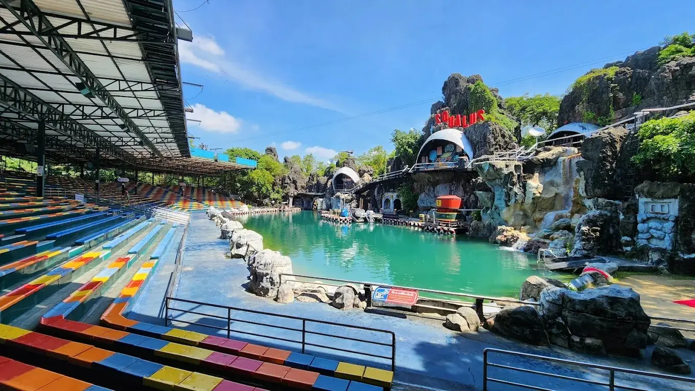 Safari World Bangkok Include Share Transfers Service Tour Meet-up location MBK Center, Asoke (Get Special Privileges at MBK Center) in Bangkok - Photo 2